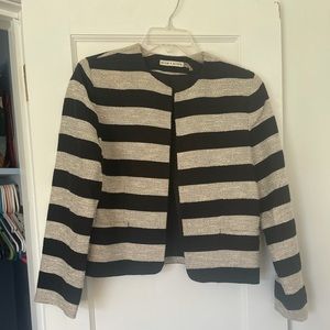 Chic Alice + Olivia cropped jacket